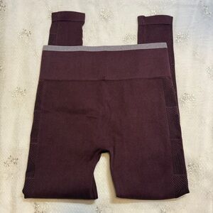 Vuori Helix Seamless Leggings Women’s Burgundy Maroon High Rise Size Medium